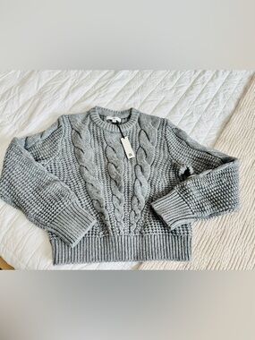 Banana Republic 100% cotton Gray Cable Knit Crewneck Sweater
